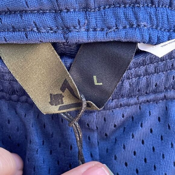 Undefeated Blue Lightweight Mesh UACTP Gym Athletic Shorts Size Large NWT - Picture 4 of 6